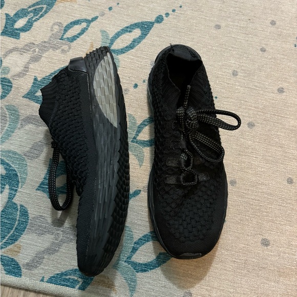 Black NOBULL running shoes - Picture 2 of 4